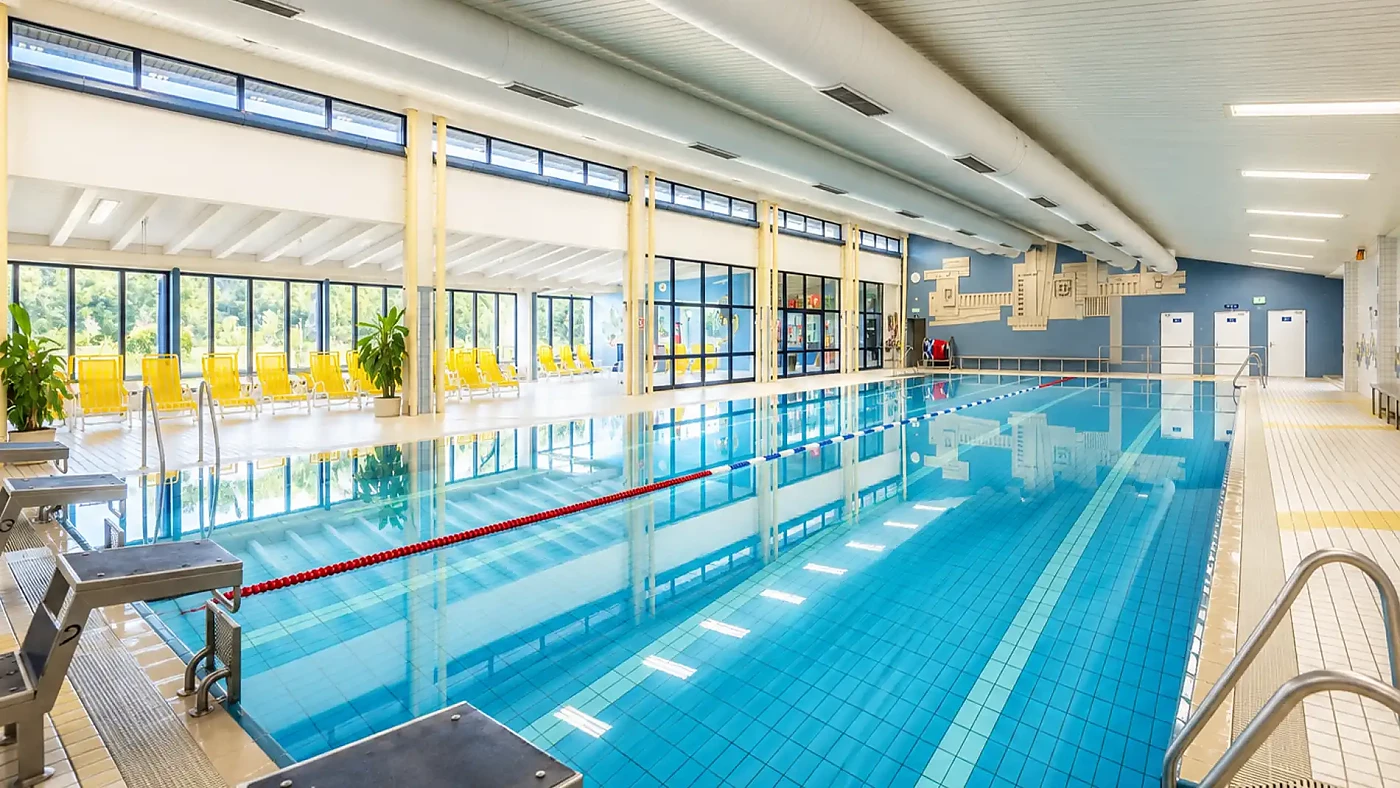 ZEB Hallenbad Schwimmerbecken